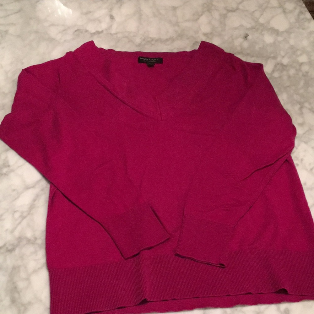 M - Banana Republic Factory silk cashmere sweater